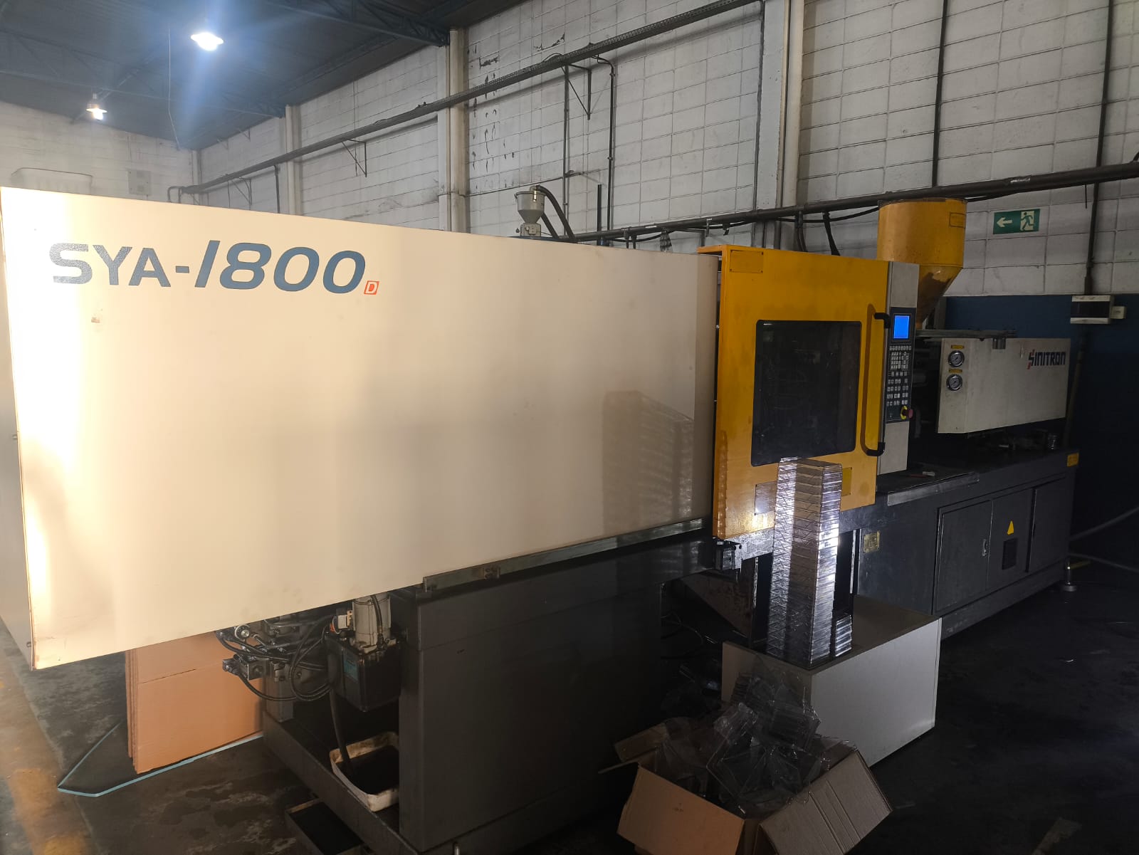 Injetora Sinitron 180